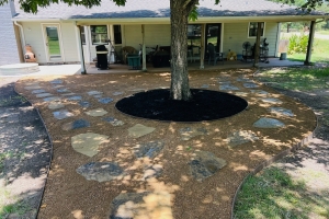 crushed granite with flagstone steps and mulch job around tree