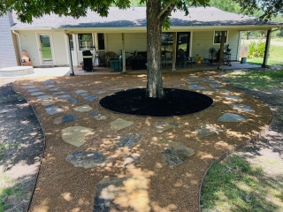 crushed granite with flagstone steps and mulch job around tree